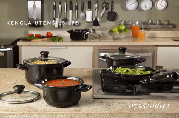 Set of ceramic cookware