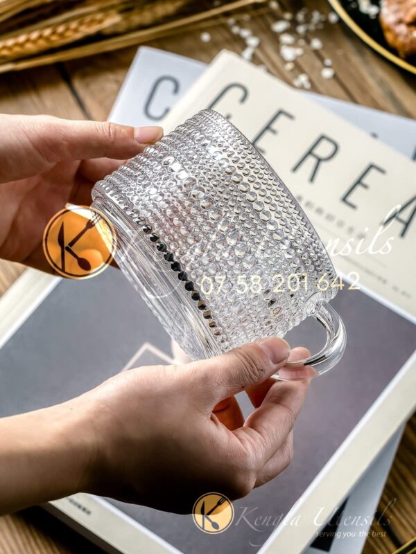 One Piece 450ML Clear Embossed Barrel short Glass Mug.